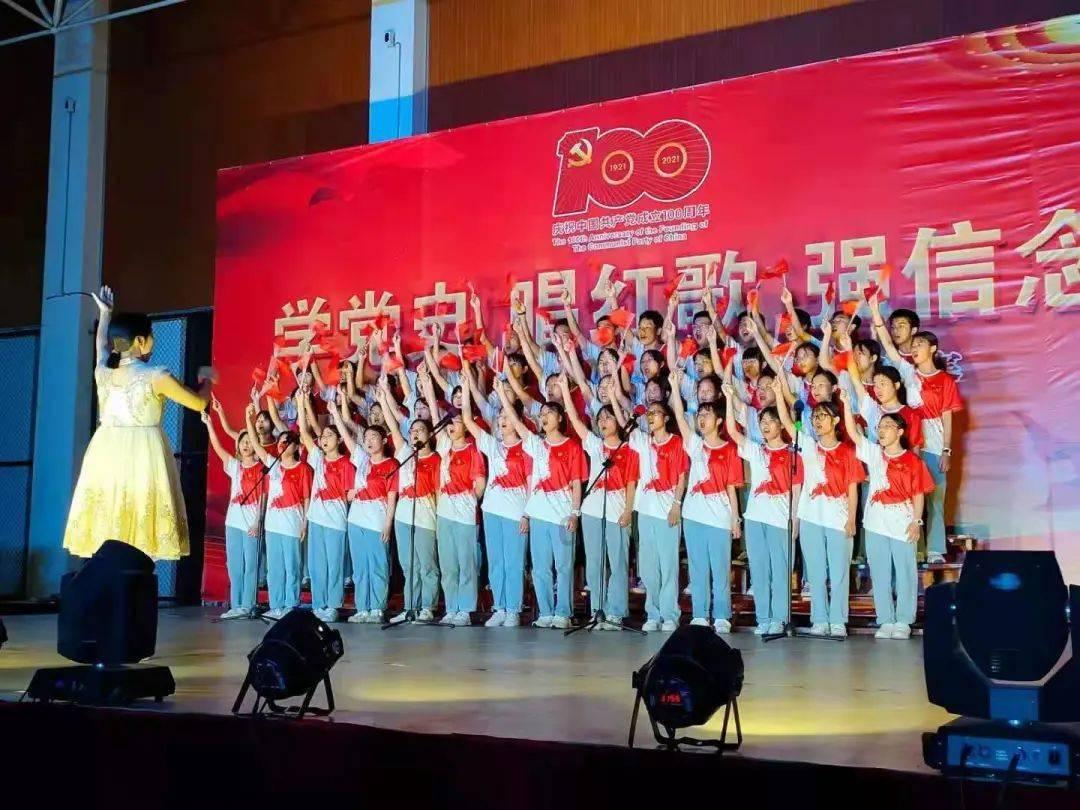 《千与千寻》有哪些情节具有教育意义？游戏画面