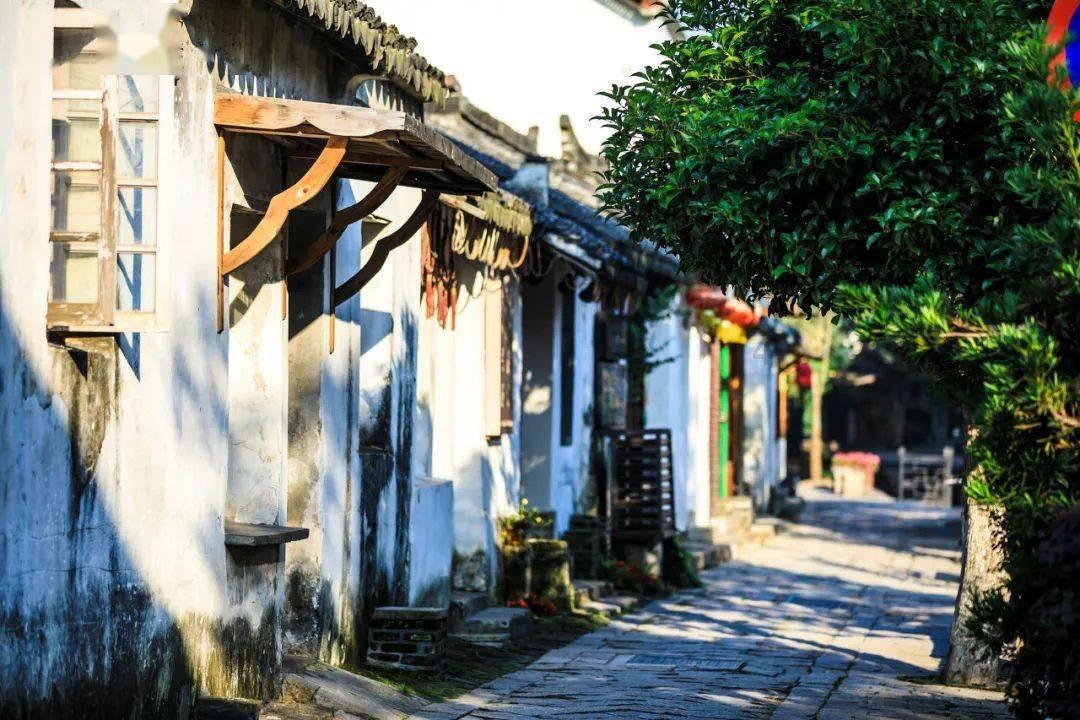 云想科技盘中异动 大幅下挫7.02%报0.530港元