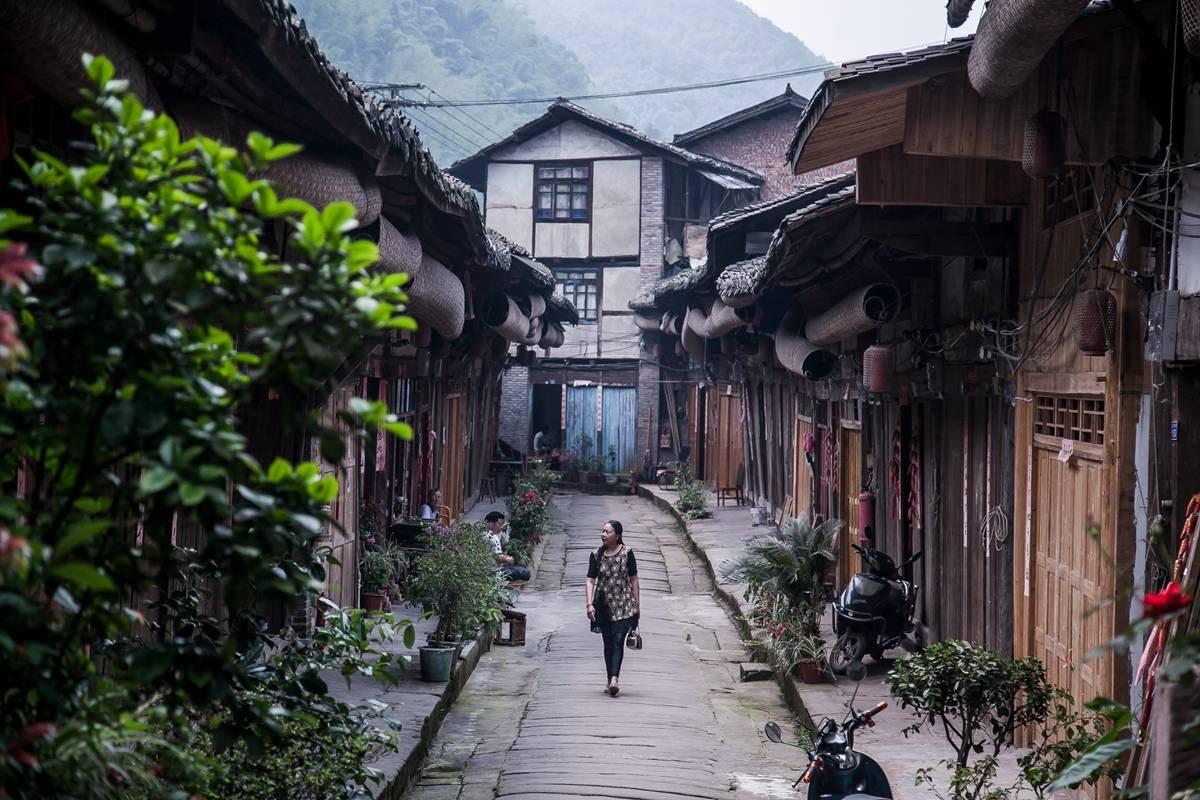 婧婧整理卧室